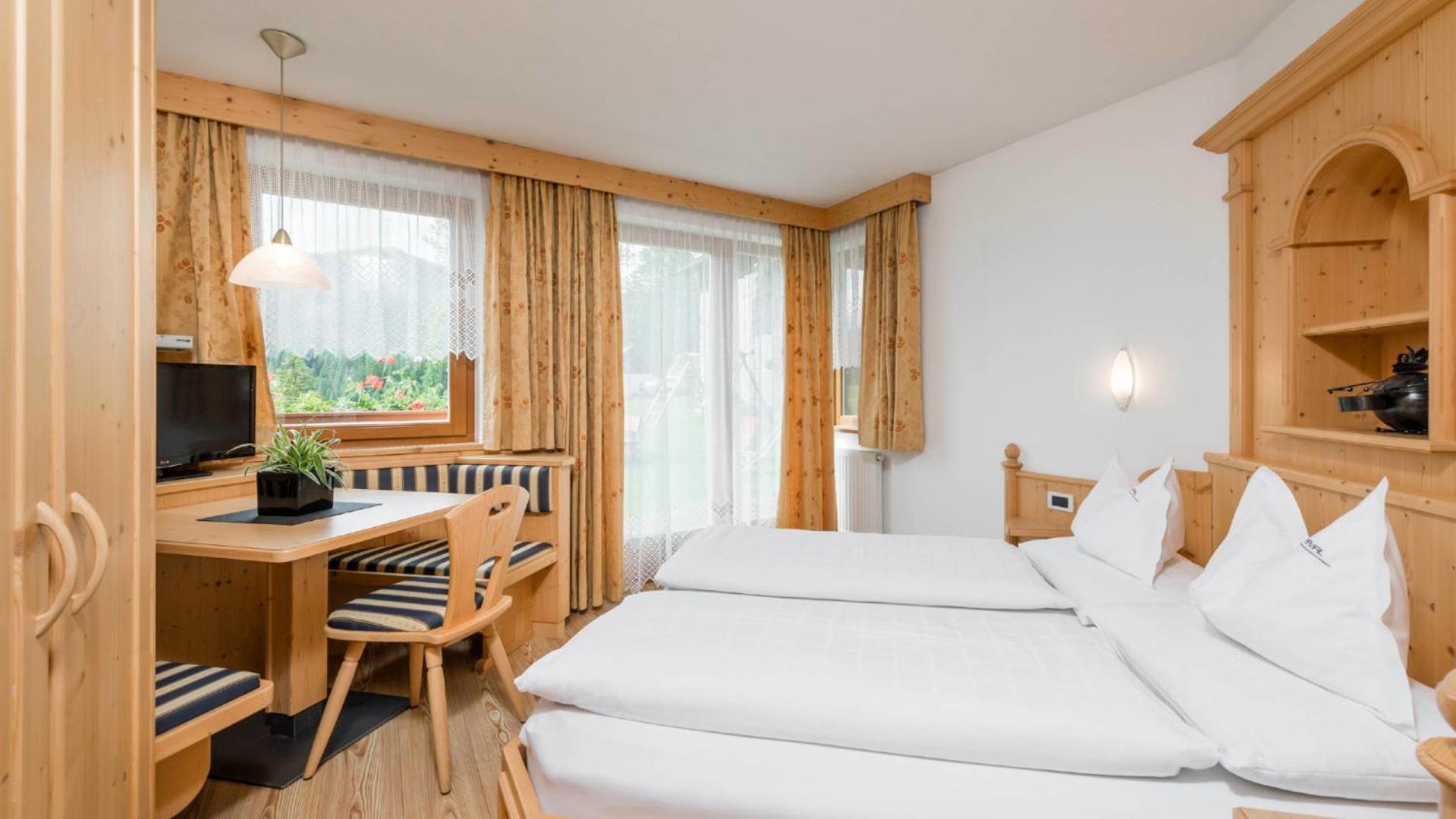 Miraval Naturhotel Badia  Room photo